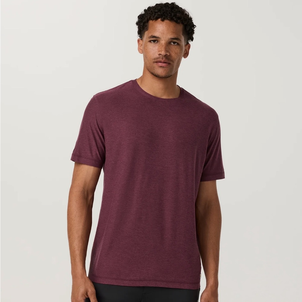 Vuori Strato Tech Tee in Fig Heather